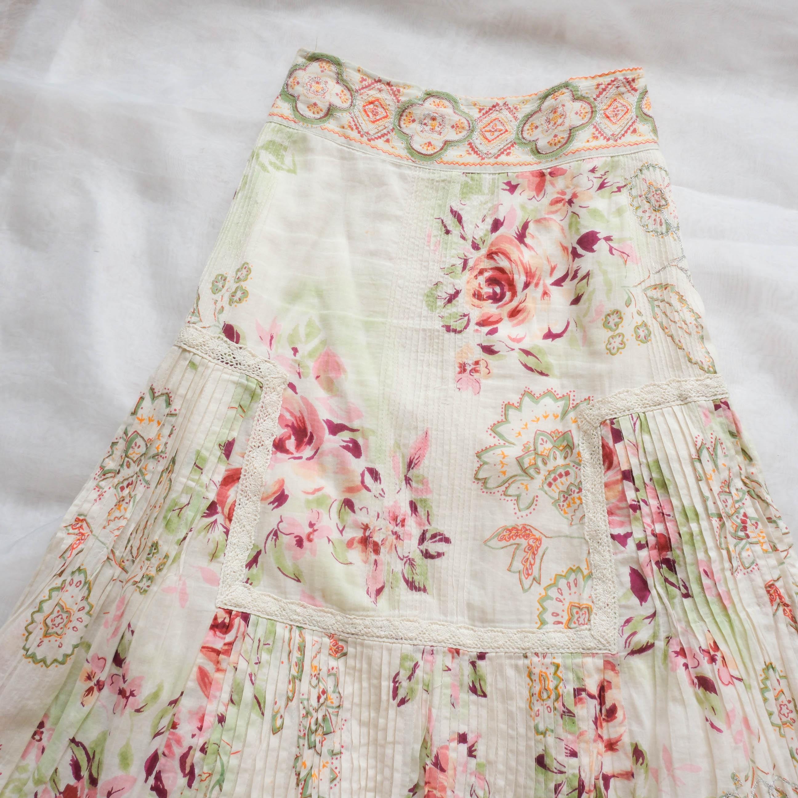 DERHY Beautiful Vintage Cottage Fairy Floral Embellisment Midi Skirt