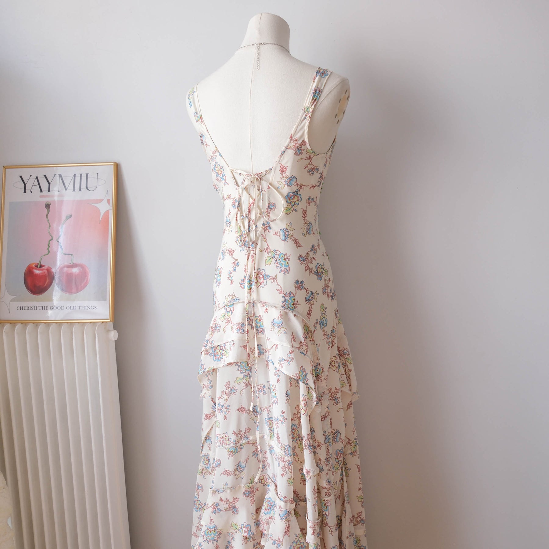 Vintage Beaded Floral Maxi Dress with Ruffle (Copie)
