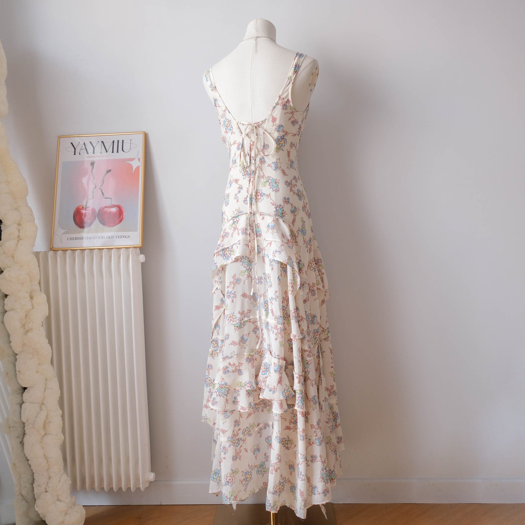 Vintage Beaded Floral Maxi Dress with Ruffle (Copie)