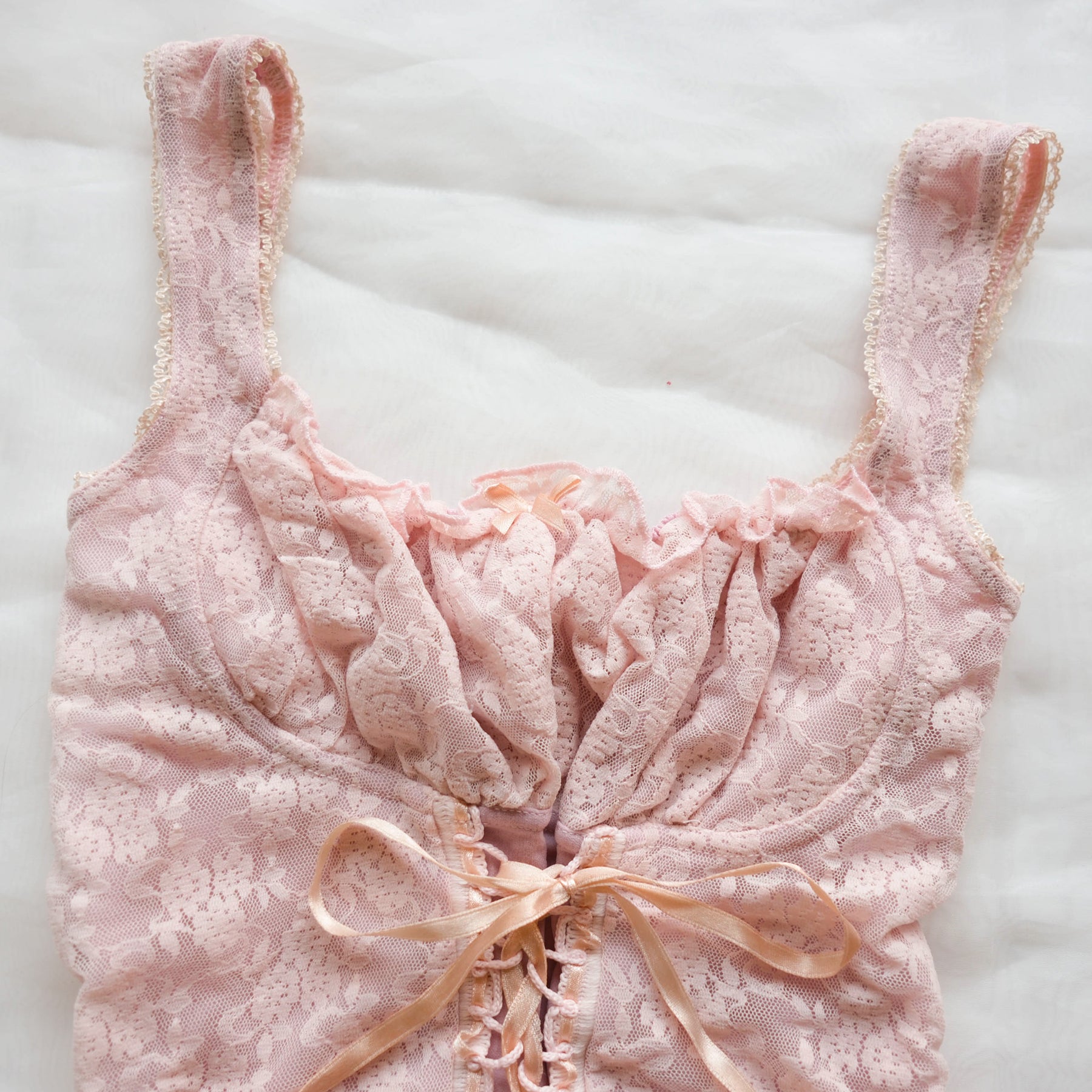 3 SUISSES Vintage Delicate Bustier Lace Top